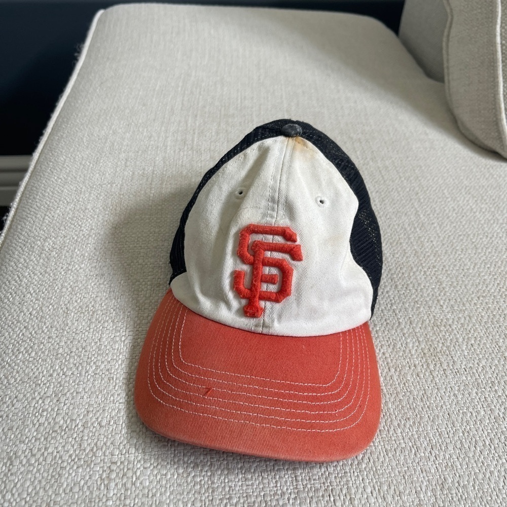 Giants hat. Low crown. Trucker back.